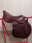 Vends selle de saut CDW en tr&egrave;s bon &eacute;tat 