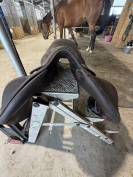 Selle Forestier Boeckelo 17&rdquo; Ch&acirc;taigne &ndash; Cuir Buffle &ndash; 