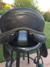 Selle dressage Makila S DEVOUCOUX TBE  17.5 + &eacute;triers