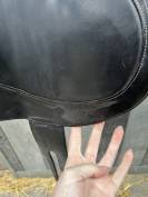 Selle de dressage 
