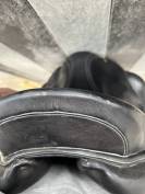 Selle de dressage 