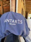 Selle de dressage Antar&egrave;s 18&rdquo; Quartier 4 + accessoires