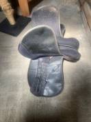 Selle d'eqitation en cuir marron, tres bon etat, 