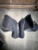 Selle d'eqitation en cuir marron, tres bon etat, 