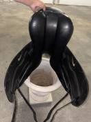 Selle de dressage 