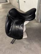 Selle de dressage 