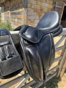 Selle Ikonic Dressage 17