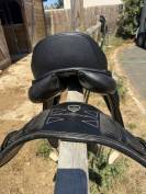 Selle Ikonic Dressage 17