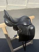 Selle de dressage Zaldi Mot &ndash; 17,5&rdquo; &ndash; Ann&eacute;e 2020 