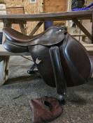 Bates Caprilli Close Contact jump saddle