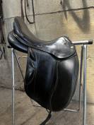Selle de dressage 