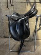 Selle de dressage 