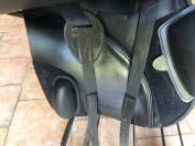 VENDS SELLE PRESTIGE CUIR BOVIN LISSE NOIR, LISERE BLEU