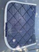 Tapis bleu marine 