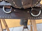 Selle western en cuir grav&eacute;e &ndash; Tr&egrave;s bel &eacute;tat