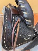 Selle western en cuir grav&eacute;e &ndash; Tr&egrave;s bel &eacute;tat
