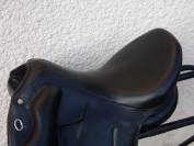 Selle Dressage Devoucoux Mendia 17'5 petit prix 
