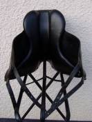Selle Dressage Devoucoux Mendia 17'5 petit prix 