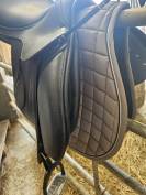 Selle Antares neuve 17.5p cuir sup&eacute;rieur 