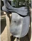 Selle dressage synth&eacute;tique 