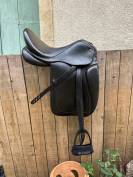 Selle de dressage 