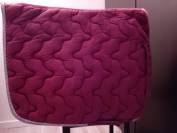 &nbsp;Tapis de selle bordeaux 