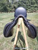 Selle mixte Roma VSD de chez Prestige 18' noire