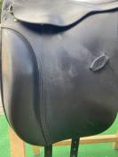 Selle de dressage Henri de Rivel France 16,5 pouces