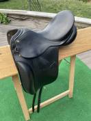 Selle de dressage Henri de Rivel France 16,5 pouces
