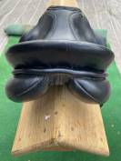 Selle de dressage Henri de Rivel France 16,5 pouces