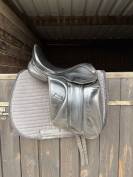 Selle de dressage SB