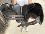 Selle de dressage SB