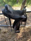 Selle western artisanale en cuir &ndash; &eacute;tat neuf &ndash; taille c