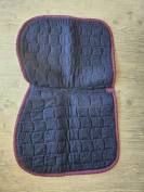 Tapis Equid&eacute;es prune