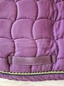 Tapis Equid&eacute;es prune