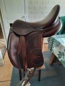 A vendre selle de dressage DEVOUCOUX mod&egrave;le LOREAK
