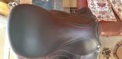 A vendre selle de dressage DEVOUCOUX mod&egrave;le LOREAK