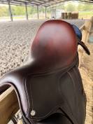 Selle de dressage Antar&egrave;s