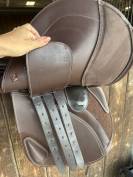 Selle Ikonic light 16,5 pouces