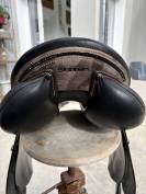 Selle de dressage Genesis CL 