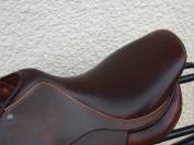 Selle Obstacle Childeric en superbe &eacute;tat 17'