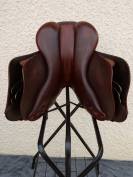 Selle Obstacle Childeric en superbe &eacute;tat 17'