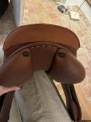 Selle Butet semi-creux 17,5