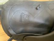 Selle de dressage signature Antares 17,5