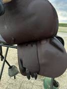 Selle d'obstacle Devoucoux Biarritz O 17,5" (2025) &mdash; Ex