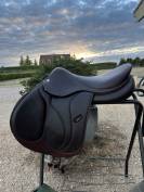 Selle d'obstacle Devoucoux Biarritz O 17,5" (2025) &mdash; Ex