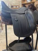 Selle dressage &Eacute;ric Thomas by Antares neuve T17 noire