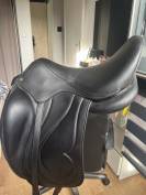 selle de dressage antares mod&egrave;le cadence 