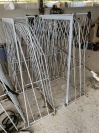 Lot de 17 r&acirc;teliers galvanis&eacute;s fa&ccedil;ade de box &ndash; neufs