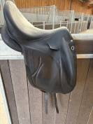Selle de dressage noire Devoucoux 
